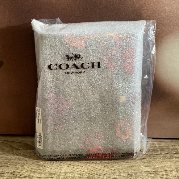 Coach Floral Notebook NWT - Picture 8 of 8